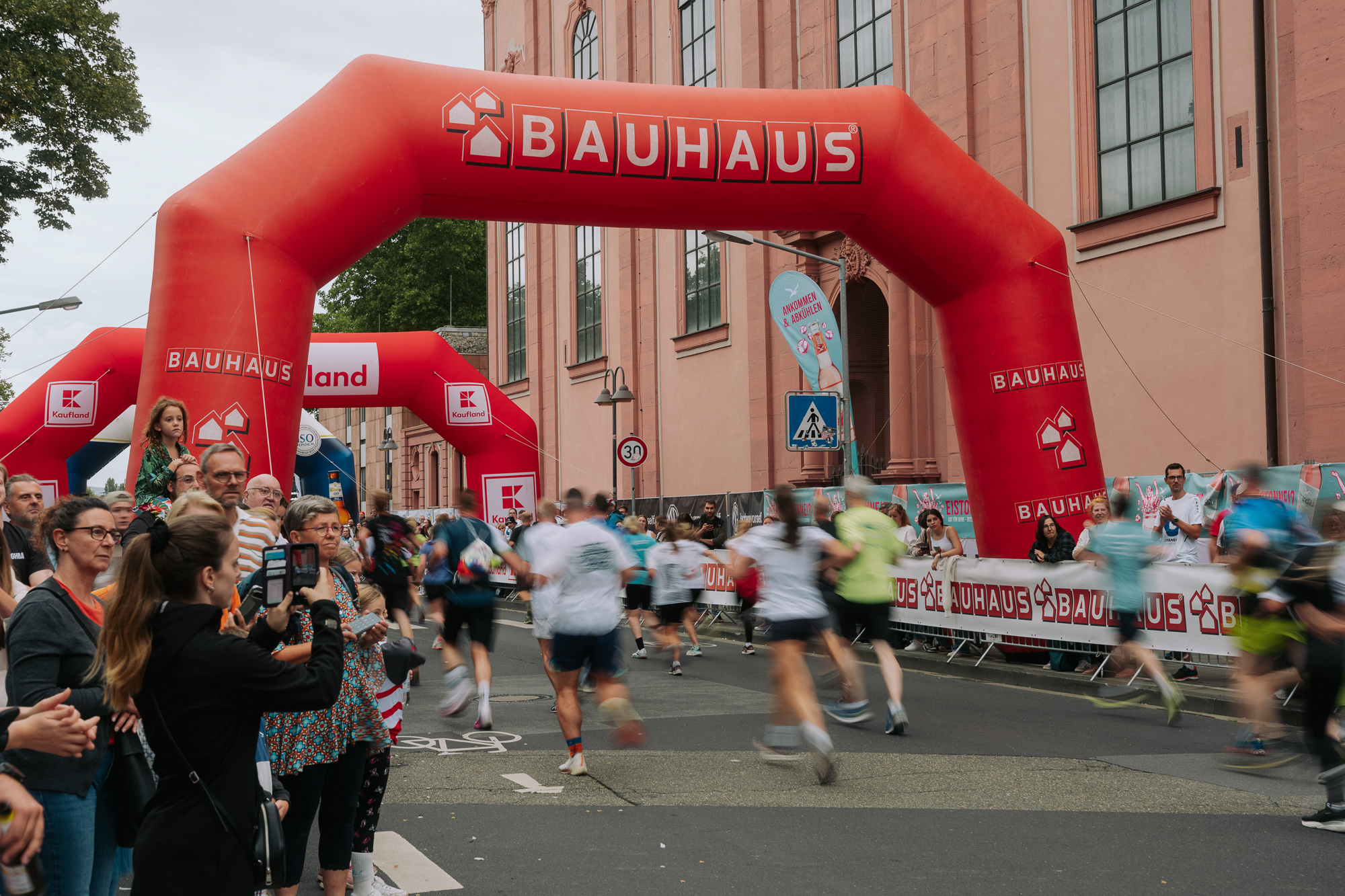 Firmenlauf_Mainz_Ziel-28